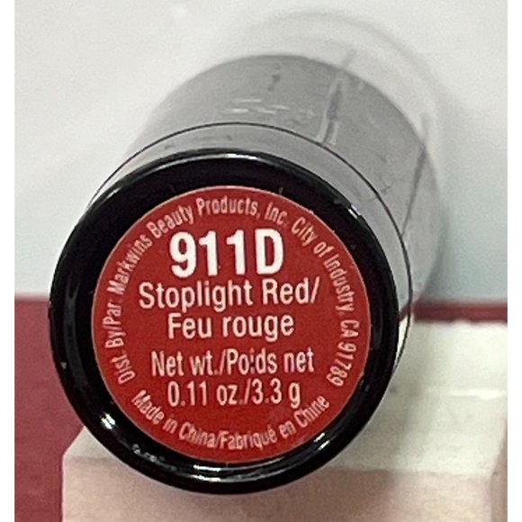 Wet n Wild - Megalast - Matte Lip Color - Lipstick - 911D Stoplight Red - Picture 4 of 6